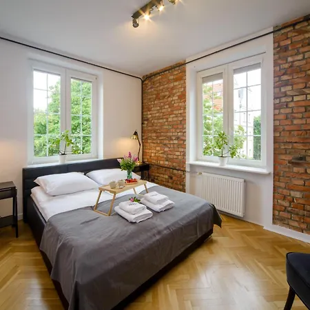 Maya's Flats & 63 - 3 On Chlebnicka Street Old Town Apartment