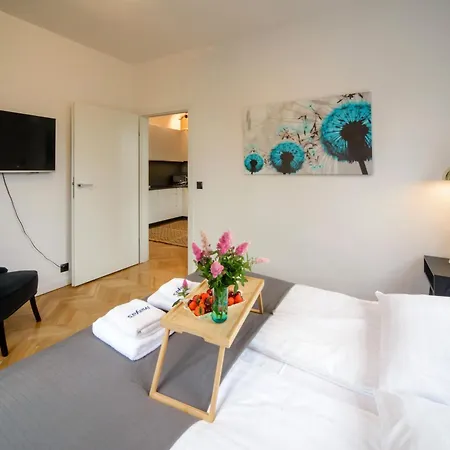 Apartment Maya's Flats & 63 - 3 On Chlebnicka Street Old Town Gdansk