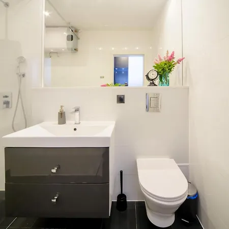 Apartamento Maya's Flats & 63 - 3 On C *