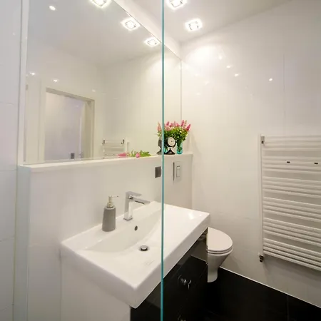 Apartamento Maya's Flats & 63 - 3 On C Gdansk