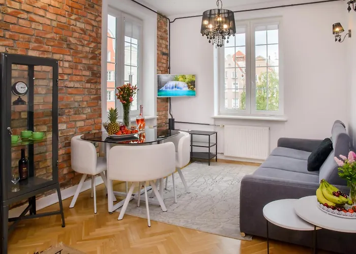 Maya's Flats & 63 - 3 On C *