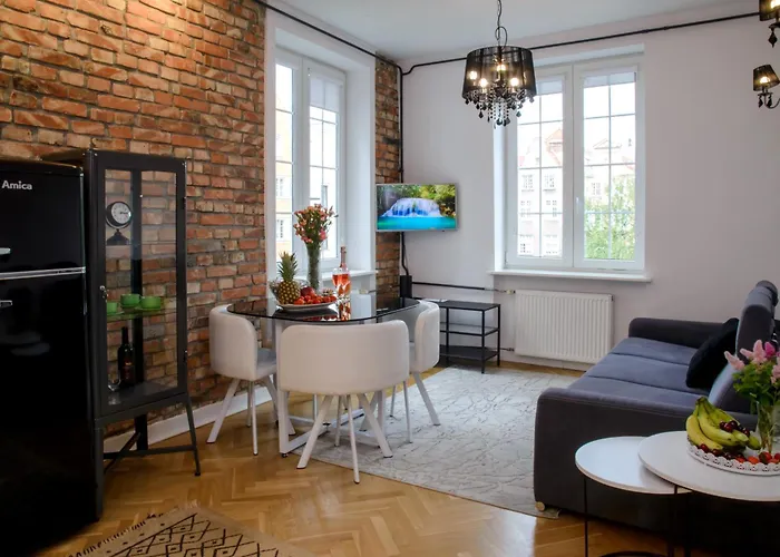 Maya's Flats & 63 - 3 On C דירה *