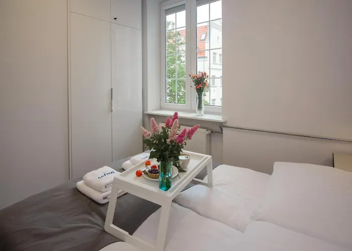 Maya's Flats & 63 - 3 On C *