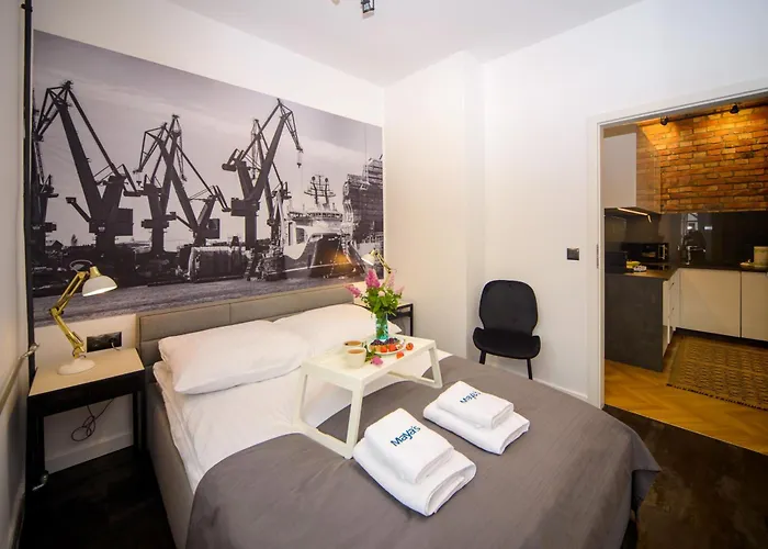 Maya's Flats & 63 - 3 On C דירה *